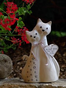 kočky z keramiky